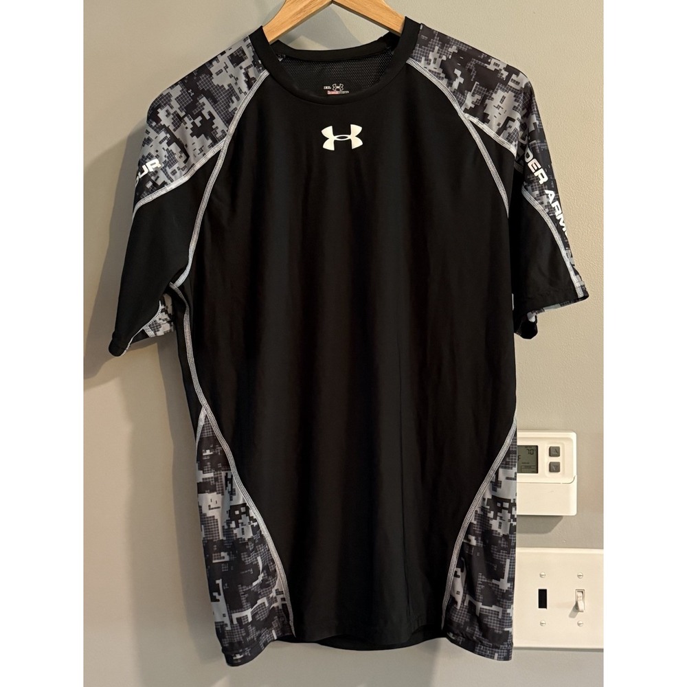 Under Armour Men's Black Shirt with Gray Camo Accents